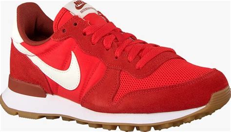 nike schuhe damen grau rot|Rote Nike Sportschuhe für Damen .